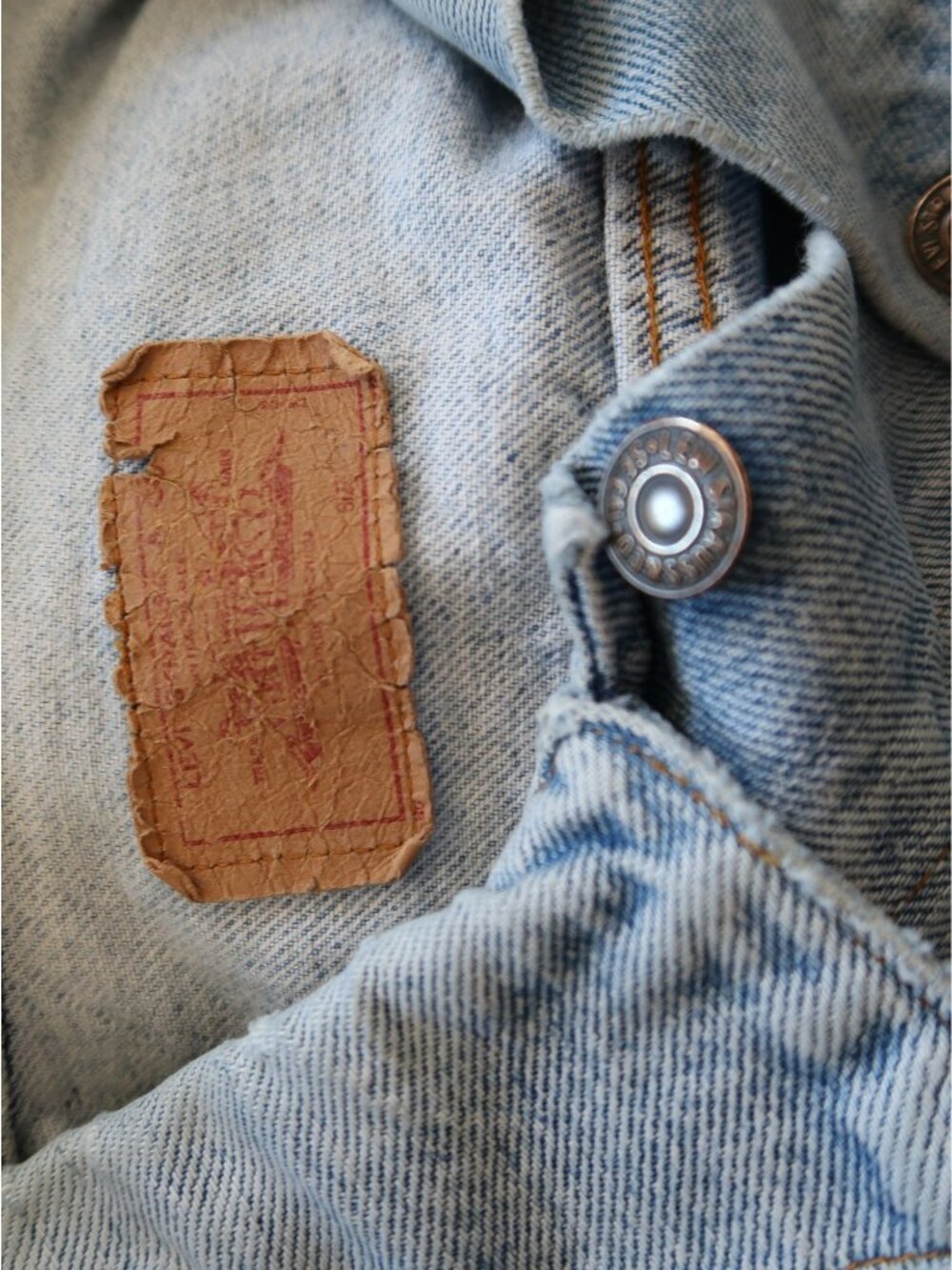 Vintage 1980's M Levis Light Wash Denim Trucker Jacket Blue Button Front - Picture 9 of 9